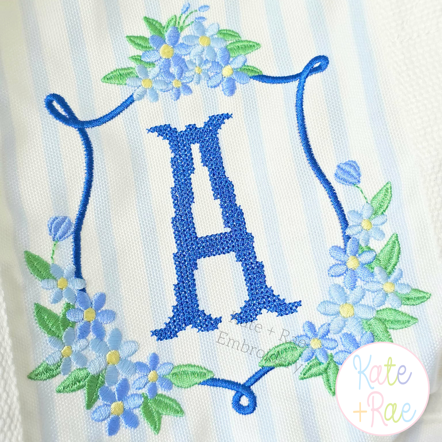 Daisy Floral Crest Satin Stitch Embroidery Design