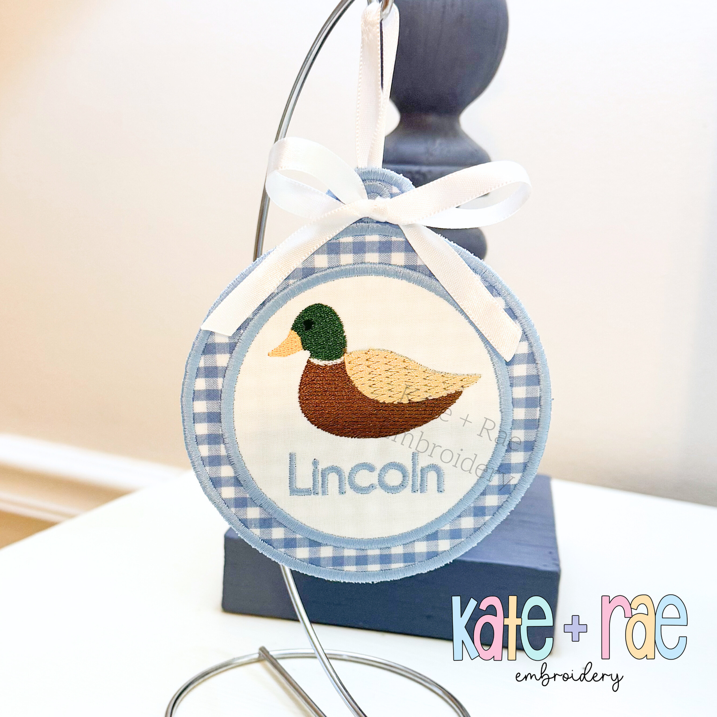 Circle Satin Stitch Applique Christmas Ornament In The Hoop Embroidery Design