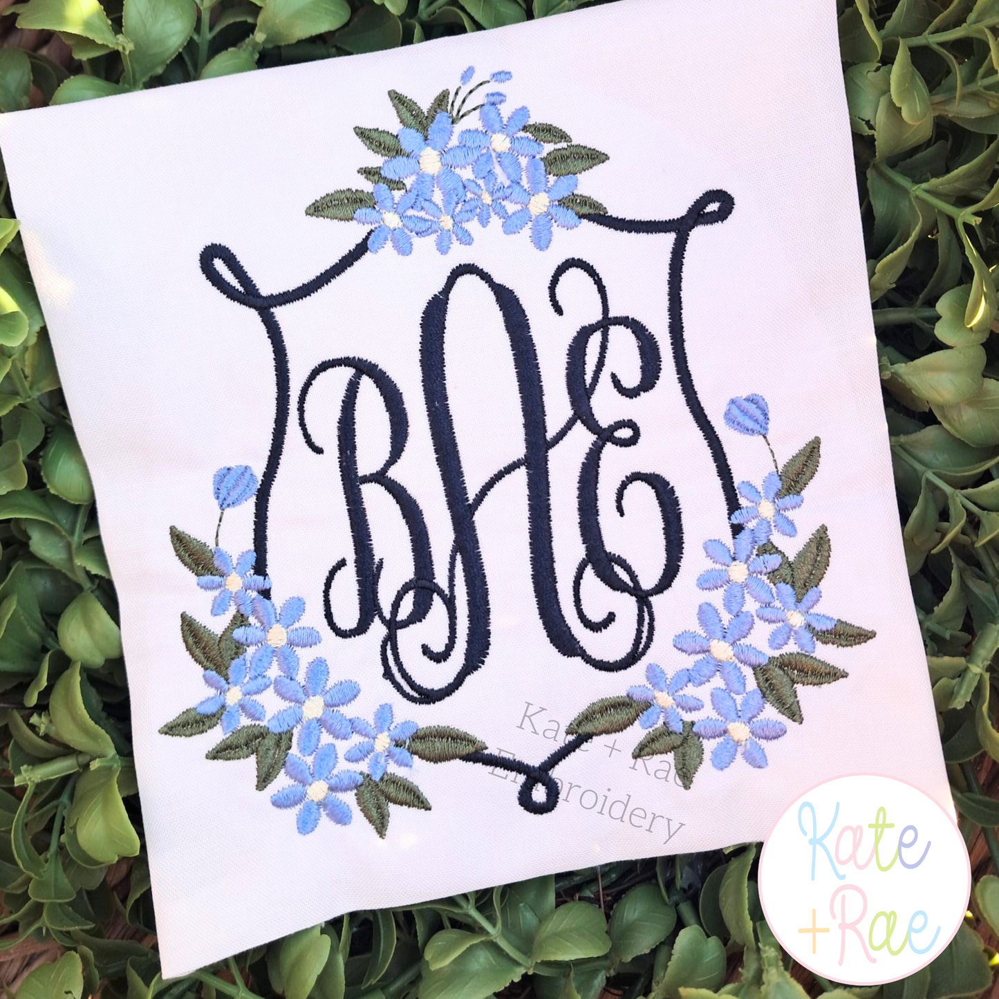 Daisy Floral Crest Satin Stitch Embroidery Design