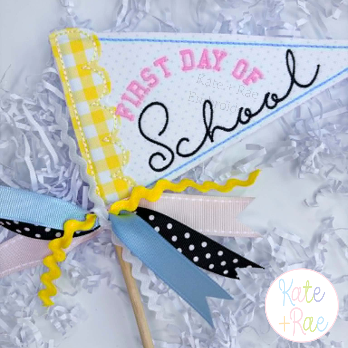 Scallop Edge Pennant Flag Bean Stitch Applique Embroidery Design